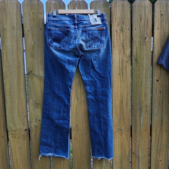7 For all Man Kind Jeans Unique. Distressed hem Size 27 - Picture 2 of 6